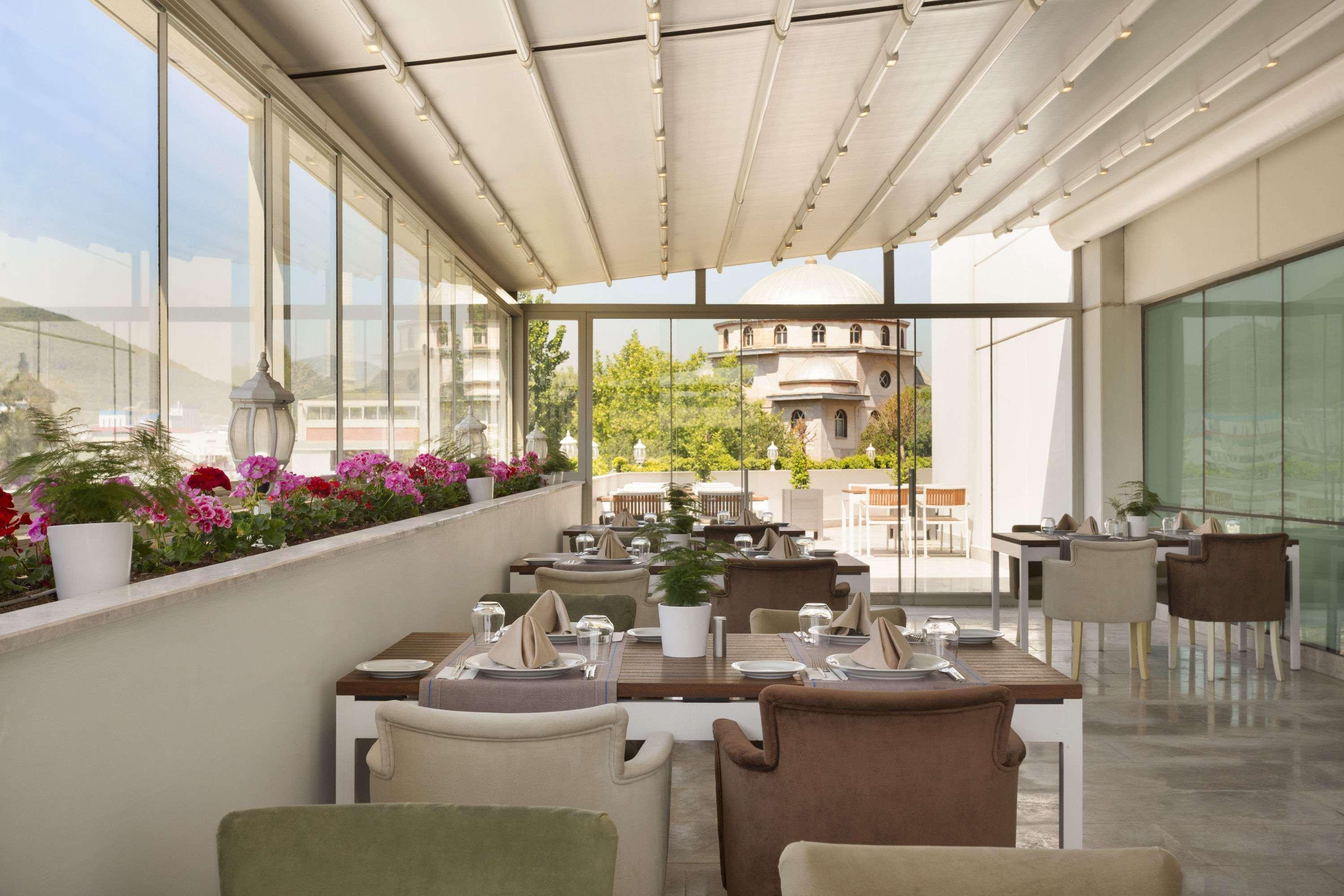 Ramada Hotel & Suites By Wyndham Izmir Kemalpasa Ngoại thất bức ảnh